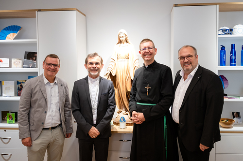 EB Grünwidl bei einer Livesendung Radio Maria